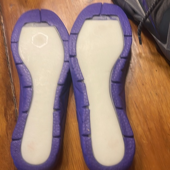 Lebron 11 Basketball Shoes - Picture 9 of 9